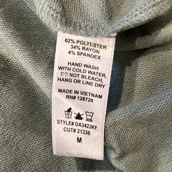 Francesca’s collared sundress - Picture 4 of 4